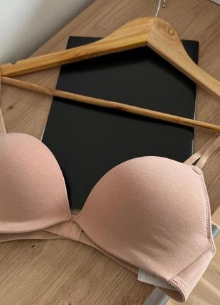 Бюстгальтер