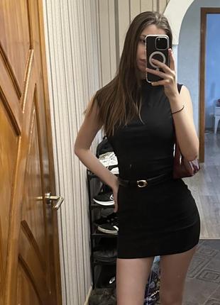 Коротка сукня бершка чорна класична bershka