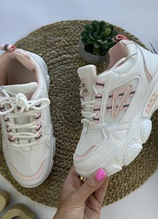 Стильні кросівки на 36-39 розмір