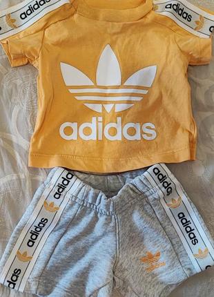 Adidas оригинал костюм шорты футболка от 0-3мес детский состояние нового