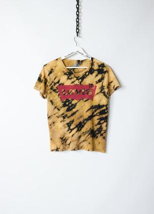 Жіноча ексклюзивна кастомна футболка levi’s big logo tiedye. оригінал. велике лого. american vintage y2k wrangler stussy zara h&m 501