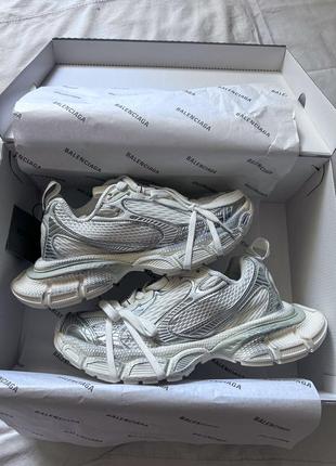 Трендові жіночі та чоловічі кросівки 3xl dirty white білі