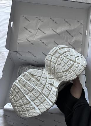 Трендові жіночі та чоловічі кросівки 3xl dirty white білі