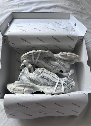 Трендові жіночі та чоловічі кросівки 3xl dirty white білі