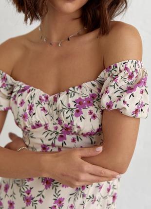 Платье миди с открытыми плечами и разрезом - кремовый цвет, s (есть размеры)3 фото