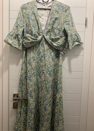 Невероятное платье дорогого бренда