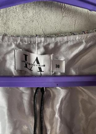 Яркое платье из пайеток с длинным рукавом, серебристое