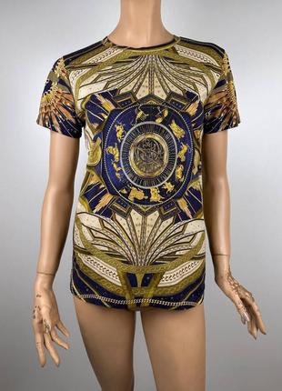 В продаже очень интересная футболка от balmain