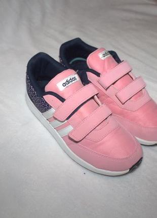 Кросівки фірми adidas 35 розміру за устілкою 22,5 см