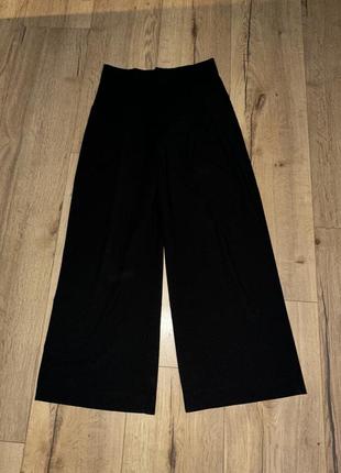 Идеальные черные брюки палаццо zara