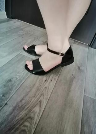 Босоніжки чорні сандалі жіночі