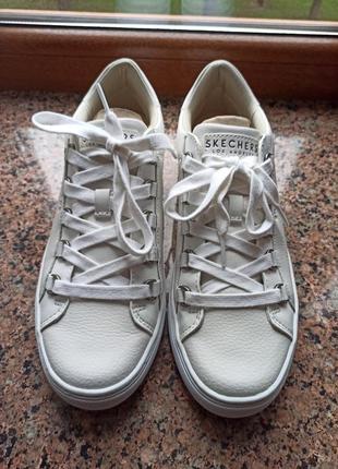 Skechers