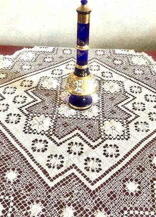 Скатерть с филейно  гипюрной вышивкой 78х84 см