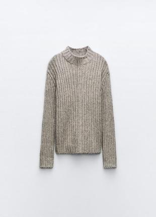 Трикотажный нежный свитер в рубчик с акцентированным швом спереди от zara, размер м, l*8 фото
