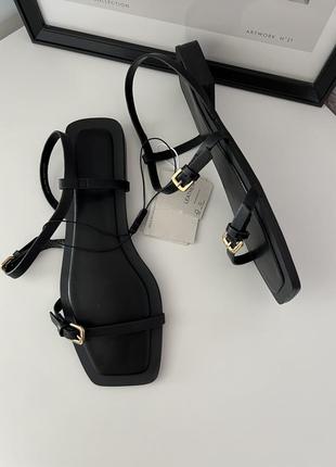 Босоніжки сандалі reserved