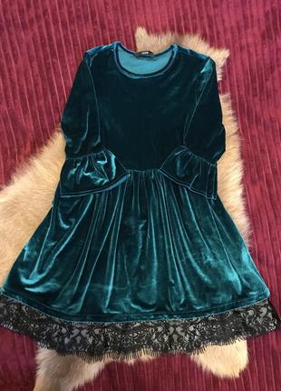 Велюровое платье с кружевом1 фото