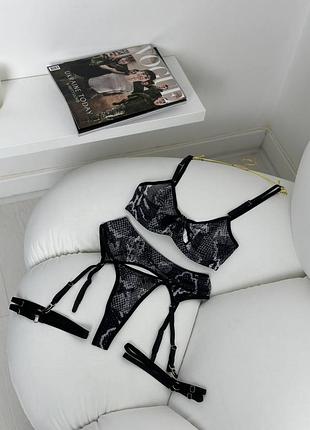 Жіночий комплект білизни