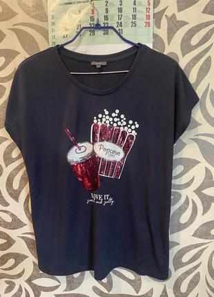 Жіноча брендова футболка