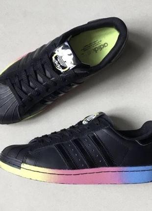 Кроссовки adidas оригинал