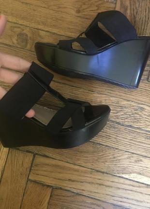 Шлепки шльопанці платформа з гумками в стилі zara