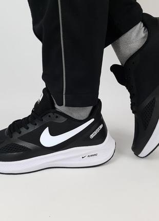 Летние кроссовки репл. беговые мужские черно-белые nike zoom guide 10 runnig black white. обувь мужская найк10 фото