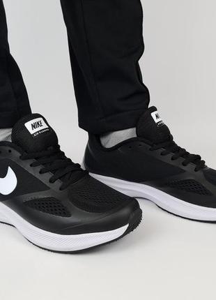 Летние кроссовки репл. беговые мужские черно-белые nike zoom guide 10 runnig black white. обувь мужская найк7 фото