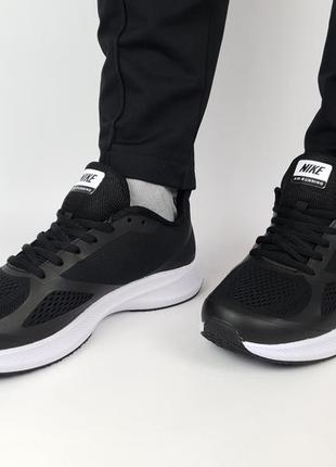 Летние кроссовки репл. беговые мужские черно-белые nike zoom guide 10 runnig black white. обувь мужская найк6 фото