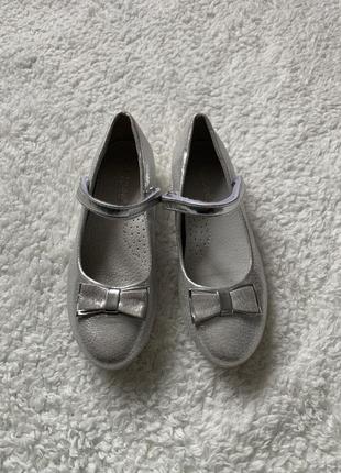 Туфлі на дівчинку 34 р. взуття1 фото