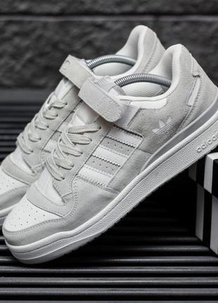 Стильні кросівки adidas forum low grey rucksack white женские кроссовки адидас на липучке серые с белым