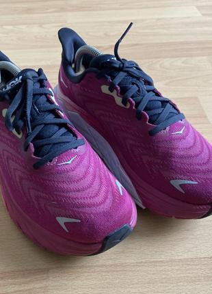 Hoka arahi 6 хока жіночі кросівки3 фото