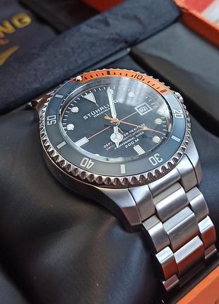Часы механические дайверские stuhrling 883h.02