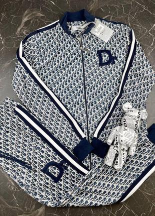 Спортивний костюм