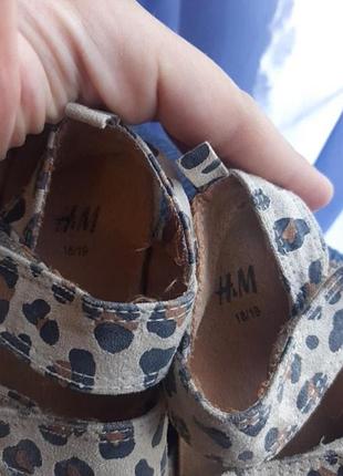 H&m сандалі леопардові 18/19 р4 фото