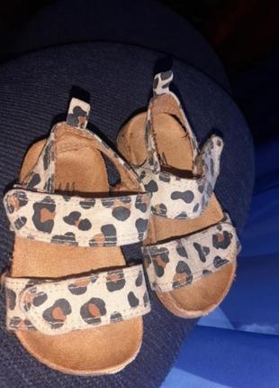 H&m сандалі леопардові 18/19 р8 фото