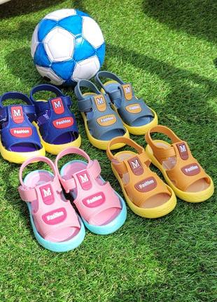 Дитячі босоніжки,сандалі