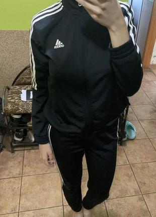 Спортивный костюм adidas