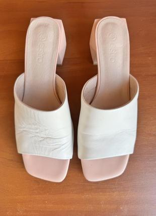 Шлепанцы estro