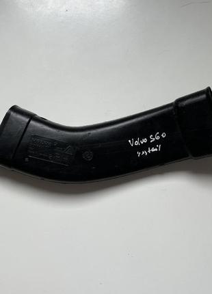 Повітровід volvo c40 s40 v50 917896a прав
