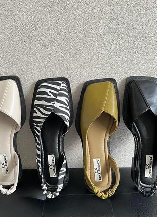 Трендові шкіряні босоніжки в наявності8 фото