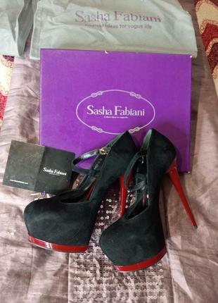 Лабутены оригинал