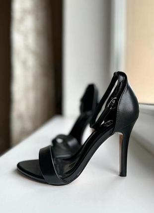 Босоніжки ua