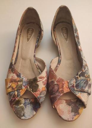 Кожаные босоножки с цветочным принтом soli, р.37