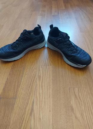 Кросівки чоловічі