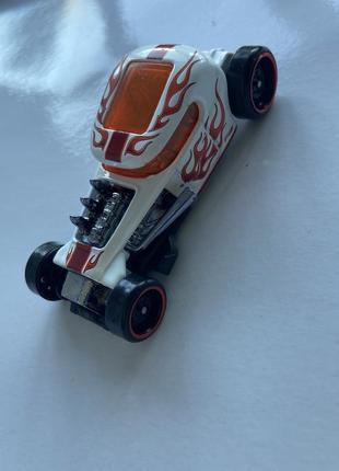 Машинка hot wheels 13