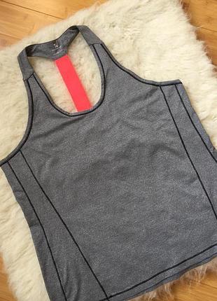 Фірмова спортивна футболка