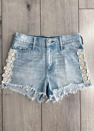 Джинсовые шорты hollister