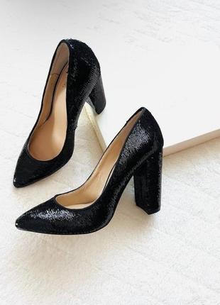 Вечірні туфлі badgley mischka