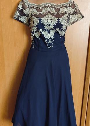 Гарна сукня від chi chi london