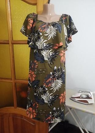 Платье нарядное 52-54 г.