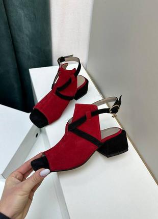 Босоножки на удобном каблуке красные с черным много цветов2 фото